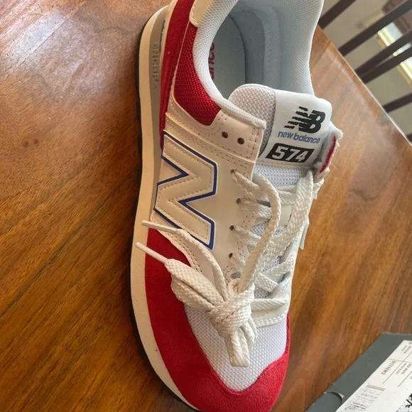New Balance 574 Red, white, and blue sneakers. Never worn! Women’s 8.5 / Men’s 7 - Picture 5 of 9